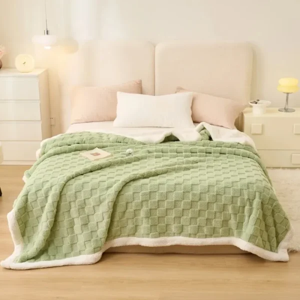 Double Thickened Blanket Pile Tapestry Winter Thickening Cover Blanket Sofa Blanket Multifunctional Blanket - Image 3